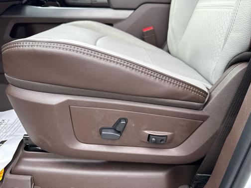 2026 RAM 3500 Laramie 4x4 Crew Cab 8 Box