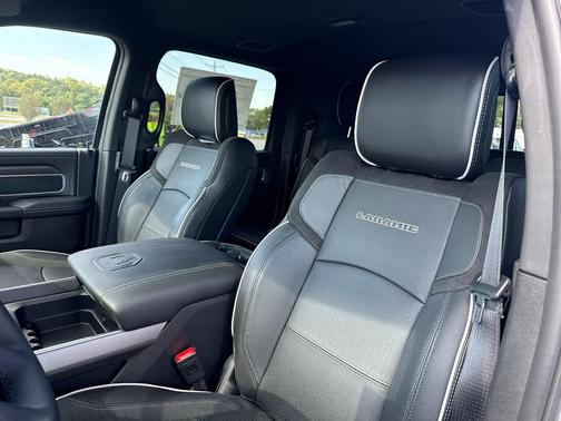2026 RAM 2500 Laramie 4x4 Mega Cab 64 Box