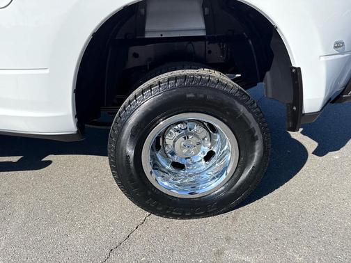 2026 RAM 3500 Tradesman 4x4 Crew Cab 8 Box