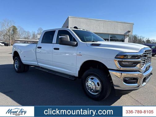 2026 RAM 3500 Tradesman 4x4 Crew Cab 8 Box