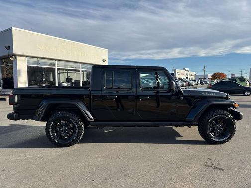 2026 Jeep Gladiator Willys 4x4