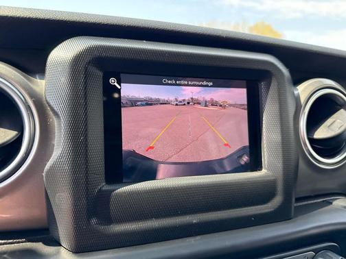 Billet Silver Metallic Clearcoat 2020 Jeep Gladiator Overland