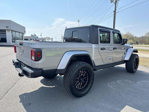 Billet Silver Metallic Clearcoat 2020 Jeep Gladiator Overland