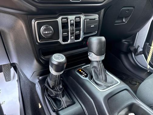 Billet Silver Metallic Clearcoat 2020 Jeep Gladiator Overland