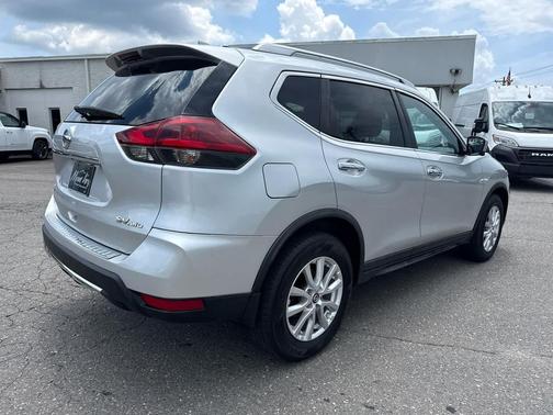 Brilliant Silver 2018 Nissan Rogue SV