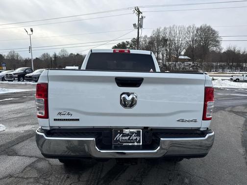 2024 RAM 2500 Big Horn 4x4 Crew Cab 64 Box