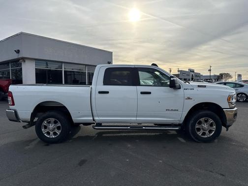 2024 RAM 2500 Big Horn 4x4 Crew Cab 64 Box