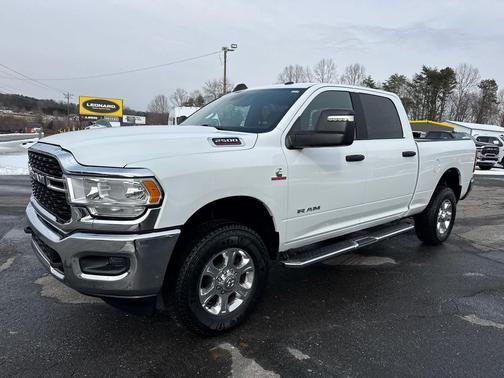 2024 RAM 2500 Big Horn 4x4 Crew Cab 64 Box
