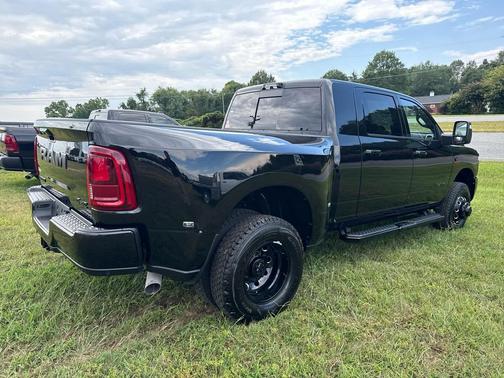 2025 RAM 3500 Laramie 4x4 Mega Cab 64 Box