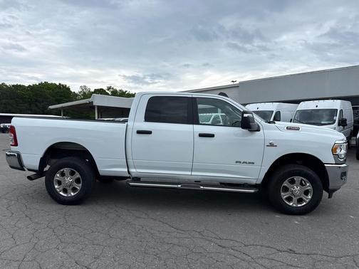 Bright White Clearcoat 2024 RAM 2500 Big Horn 4x4 Crew Cab 64 Box