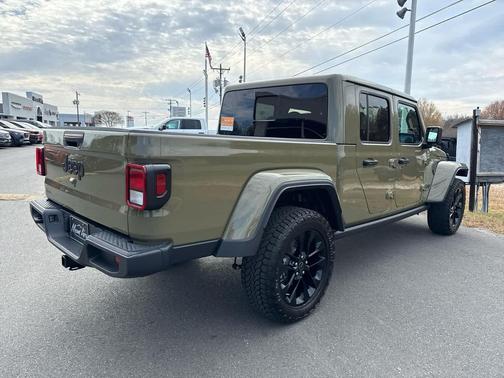2025 Jeep Gladiator Nighthawk 4x4