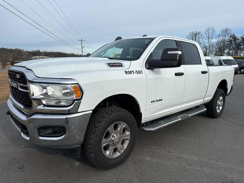 2024 RAM 2500 Big Horn 4x4 Crew Cab 64 Box