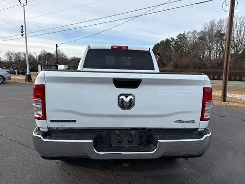 2024 RAM 2500 Big Horn 4x4 Crew Cab 64 Box