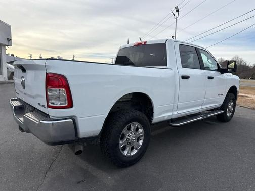 2024 RAM 2500 Big Horn 4x4 Crew Cab 64 Box