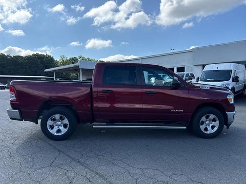Delmonico Red Pearlcoat 2024 RAM 1500 Big Horn/Lone Star