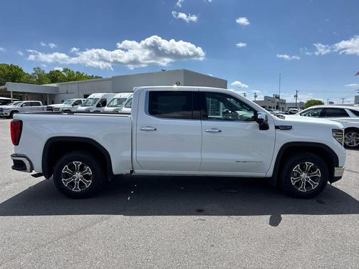 Summit White 2025 GMC Sierra 1500 SLT