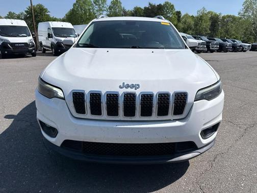 Bright White Clearcoat 2019 Jeep Cherokee Latitude