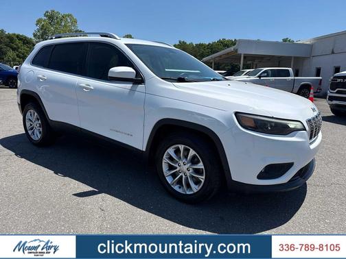 Bright White Clearcoat 2019 Jeep Cherokee Latitude