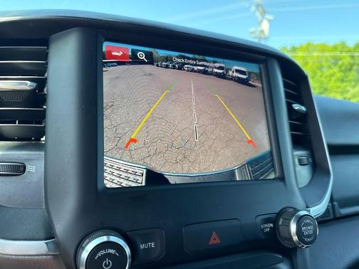 Bright White Clearcoat 2024 RAM 2500 Big Horn 4x4 Crew Cab 64 Box