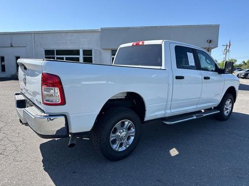 Bright White Clearcoat 2024 RAM 2500 Big Horn 4x4 Crew Cab 64 Box