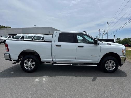 Bright White Clearcoat 2024 RAM 2500 Big Horn 4x4 Crew Cab 64 Box