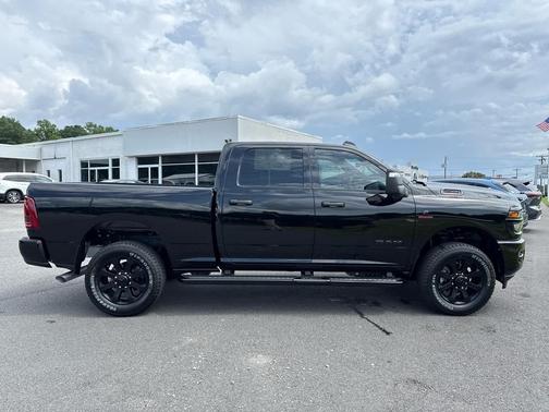 2025 RAM 2500 Big Horn 4x4 Crew Cab 64 Box