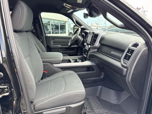 2025 RAM 2500 Big Horn 4x4 Crew Cab 64 Box