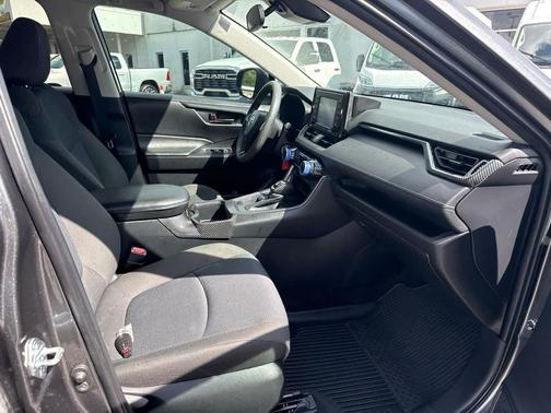 Magnetic Gray Metallic 2022 Toyota RAV4 LE