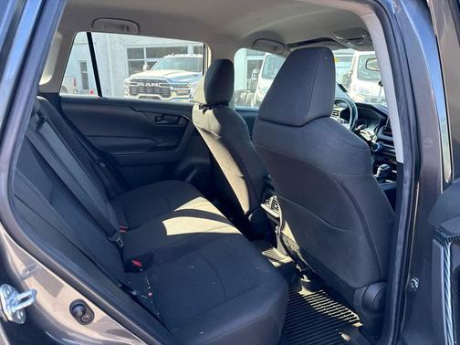 Magnetic Gray Metallic 2022 Toyota RAV4 LE