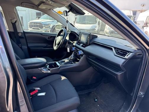 Magnetic Gray Metallic 2022 Toyota RAV4 LE
