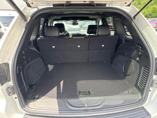 Bright White Clear Coat 2020 Jeep Grand Cherokee North