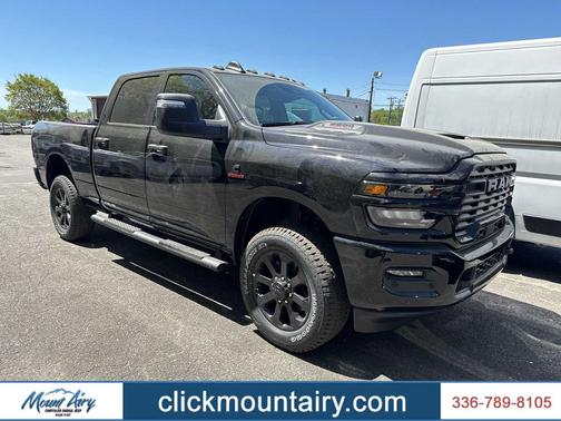 Diamond Black Crystal Pearlcoat 2026 RAM 2500 Black Express 4x4 Crew Cab 64 Box