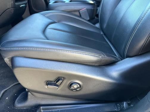 2025 Chrysler Pacifica L