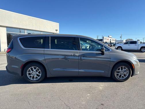 2025 Chrysler Pacifica L