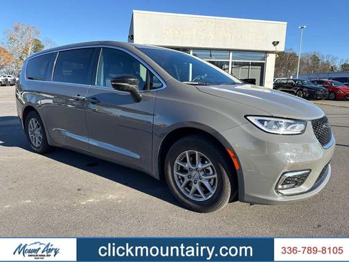 2025 Chrysler Pacifica L