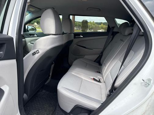 2021 Hyundai TUCSON SEL