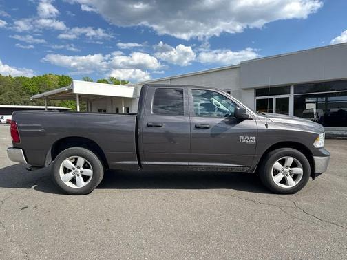 Granite Crystal Metallic Clearcoat 2024 RAM 1500 Classic SLT