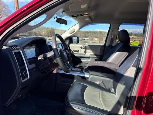 2012 RAM 1500 Big Horn 2WD Crew Cab 140.5