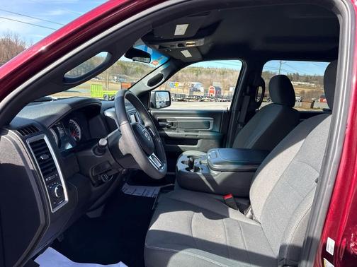 2024 RAM 1500 Classic Warlock 4x4 Crew Cab 57 Box