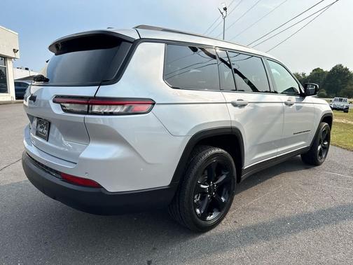 2022 Jeep Grand Cherokee L Altitude