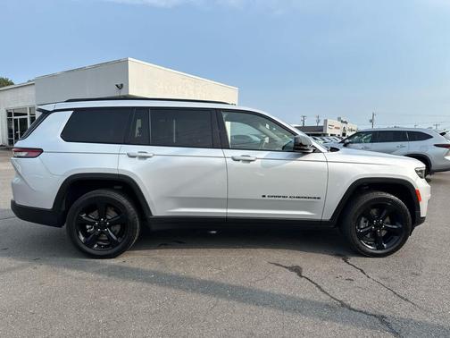2022 Jeep Grand Cherokee L Altitude