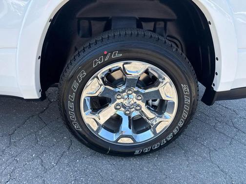Bright White Clearcoat 2026 RAM 1500 Big Horn/Lone Star