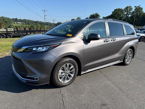 Predawn Gray Mica 2023 Toyota Sienna XLE