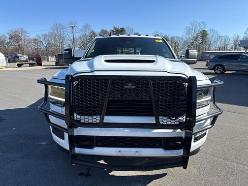 2024 RAM 3500 Laramie 4x4 Crew Cab 8 Box