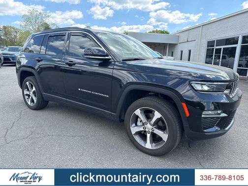 Diamond Black Crystal Pearlcoat 2025 Jeep Grand Cherokee Limited