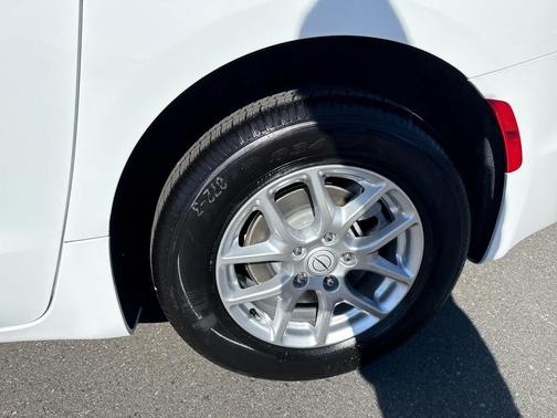 2026 Chrysler Voyager LX