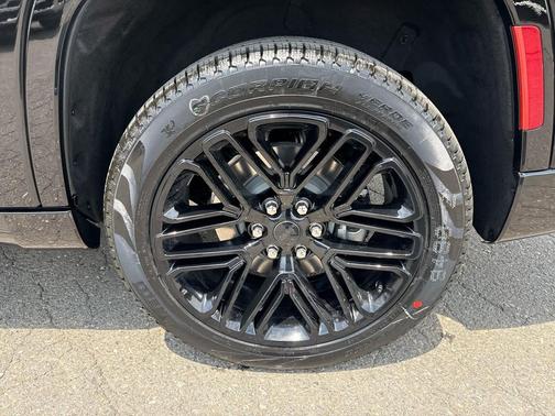 High Gloss Black 2026 Jeep Grand Wagoneer Limited Reserve