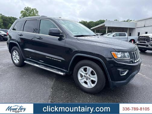 Brilliant Black Crystal Pearlcoat 2015 Jeep Grand Cherokee Laredo