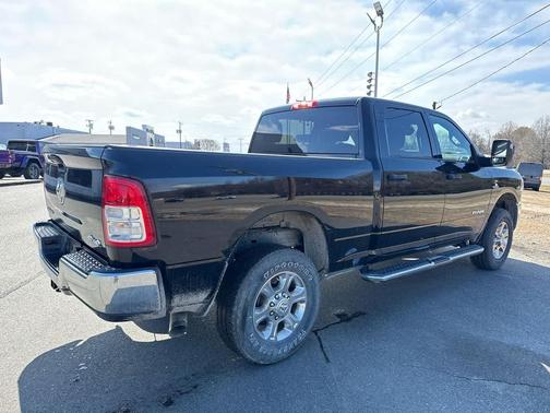 2024 RAM 2500 Big Horn 4x4 Crew Cab 64 Box