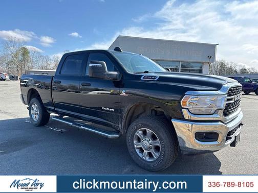 2024 RAM 2500 Big Horn 4x4 Crew Cab 64 Box
